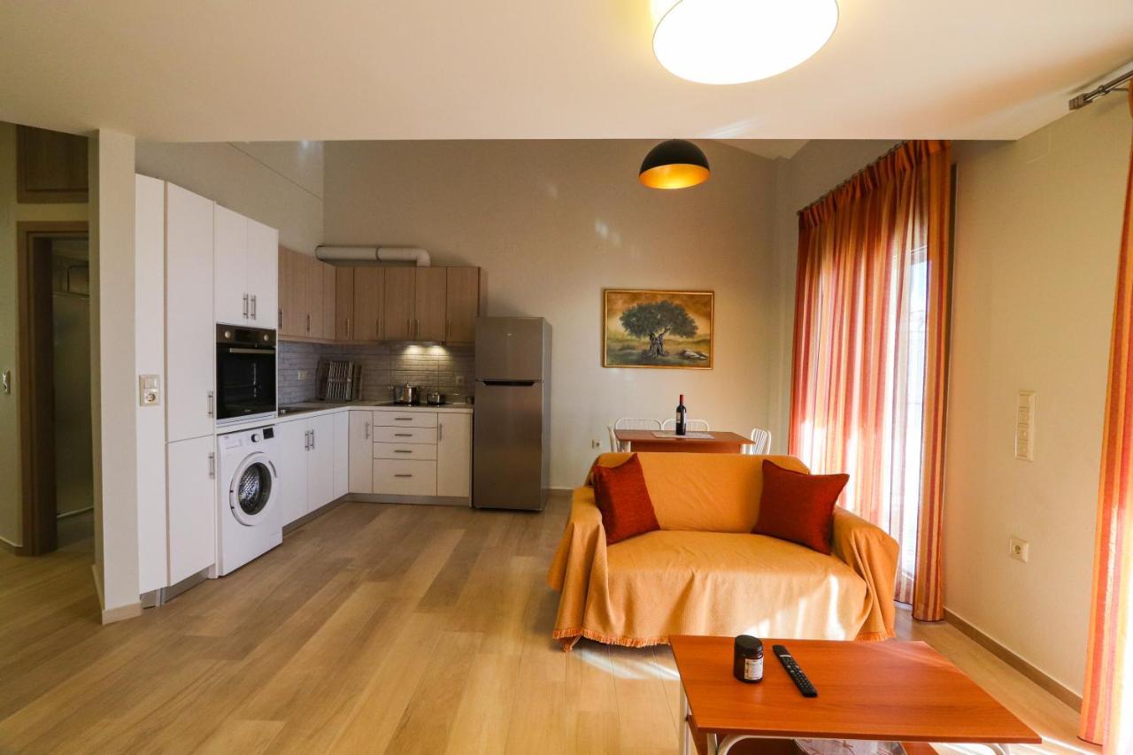 East & West Seaside Apartments Jáltra Kültér fotó